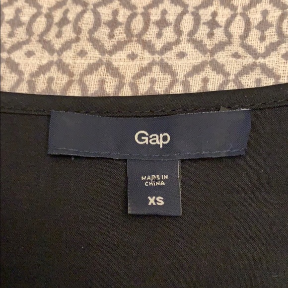 Gap - Cute Ruffle Button Down - Picture 2 of 2